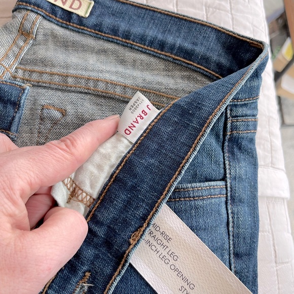 J Brand Straight Leg Jeans, Size 27 - NEW w/Tags. Style# 3805 Mid Rise, Jasper - Picture 2 of 5